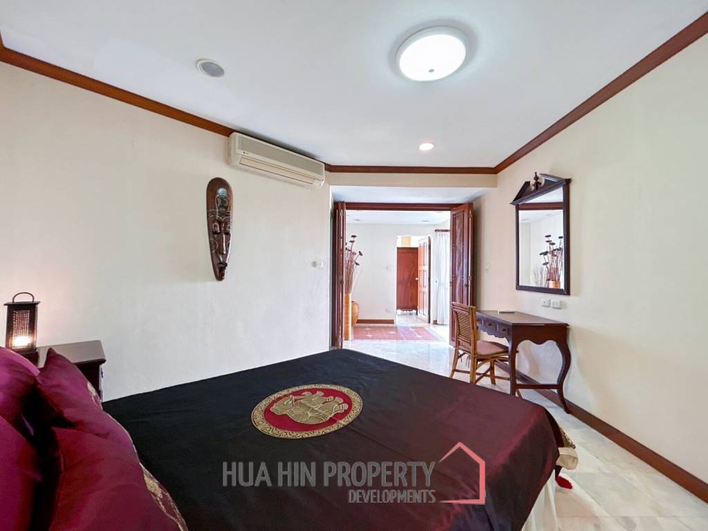 Palm Pavilion : 2 Bedroom Sea View Condo