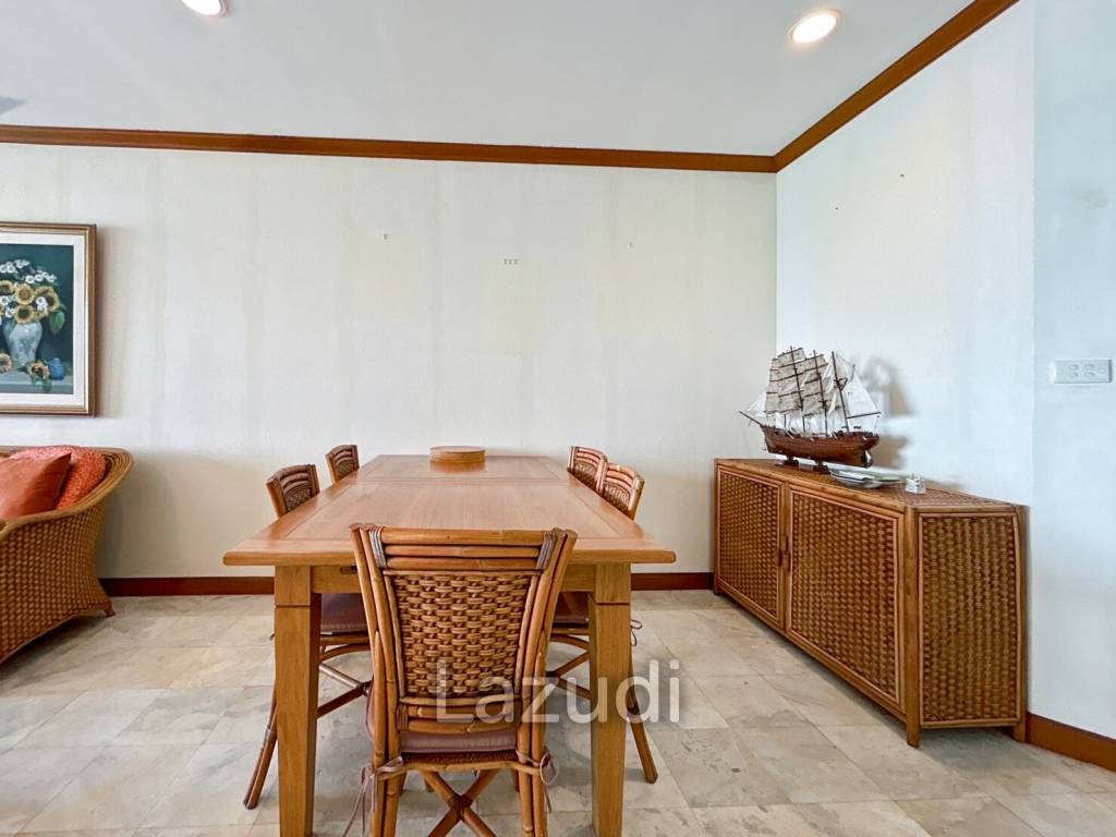 Palm Pavilion : 2 Bedroom Sea View Condo