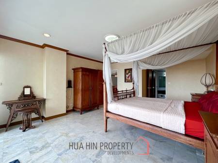 Palm Pavilion : 2 Bedroom Sea View Condo