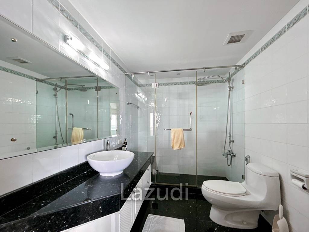 Palm Pavilion : 2 Bedroom Sea View Condo