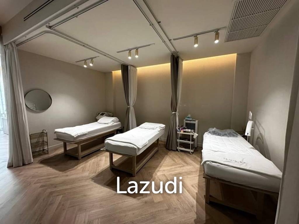 BUSINESS FOR SALES: Premium Salon in Silom