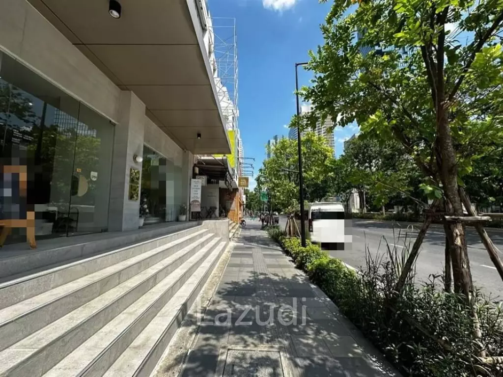 BUSINESS FOR SALES: Premium Salon in Silom