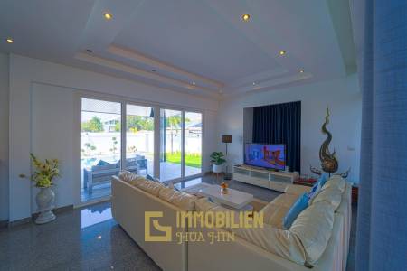 Luxurious 2 Story Pool Villa: 4 Bedrooms Plus 2 Bedroom Guest House