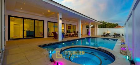 Luxurious 2 Story Pool Villa: 4 Bedrooms Plus 2 Bedroom Guest House