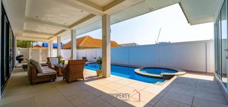 Luxurious 2 Story Pool Villa: 4 Bedrooms Plus 2 Bedroom Guest House