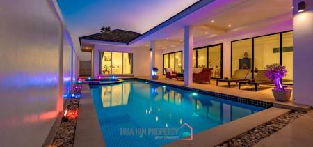 Luxurious 2 Story Pool Villa: 4 Bedrooms Plus 2 Bedroom Guest House
