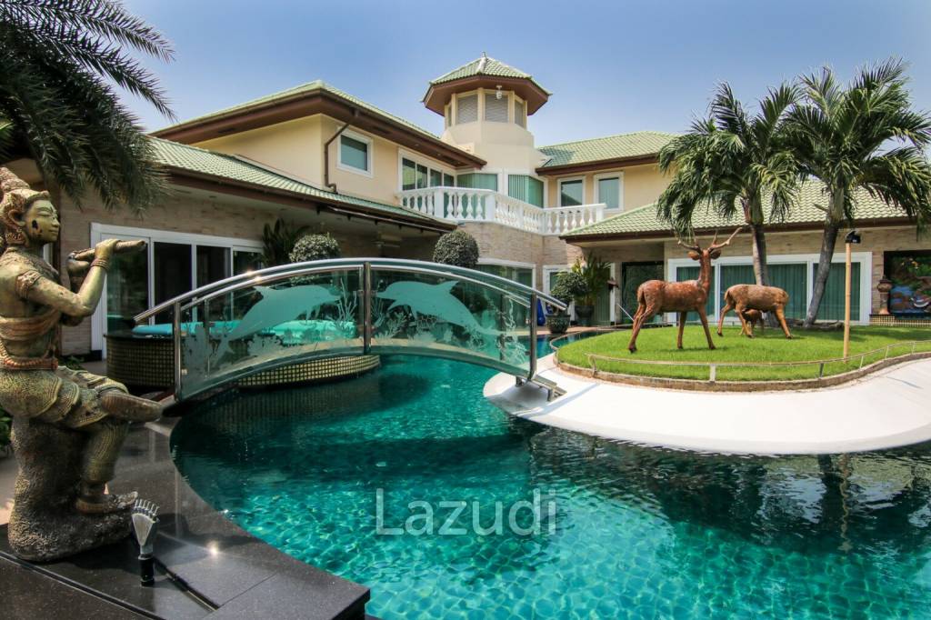Unique Pool Villa with Private Mooring for Sale in Jomtien Yatch Club 3