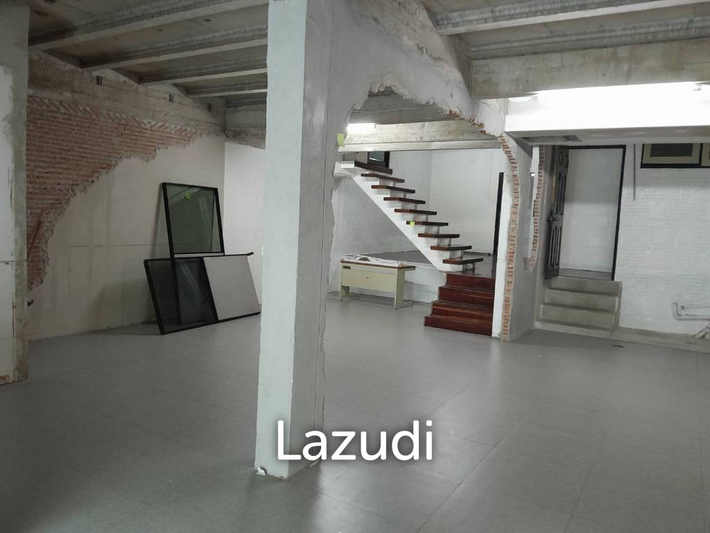 Ultra Luxury Retail Space in Khlong Tan Nuea Bangkok