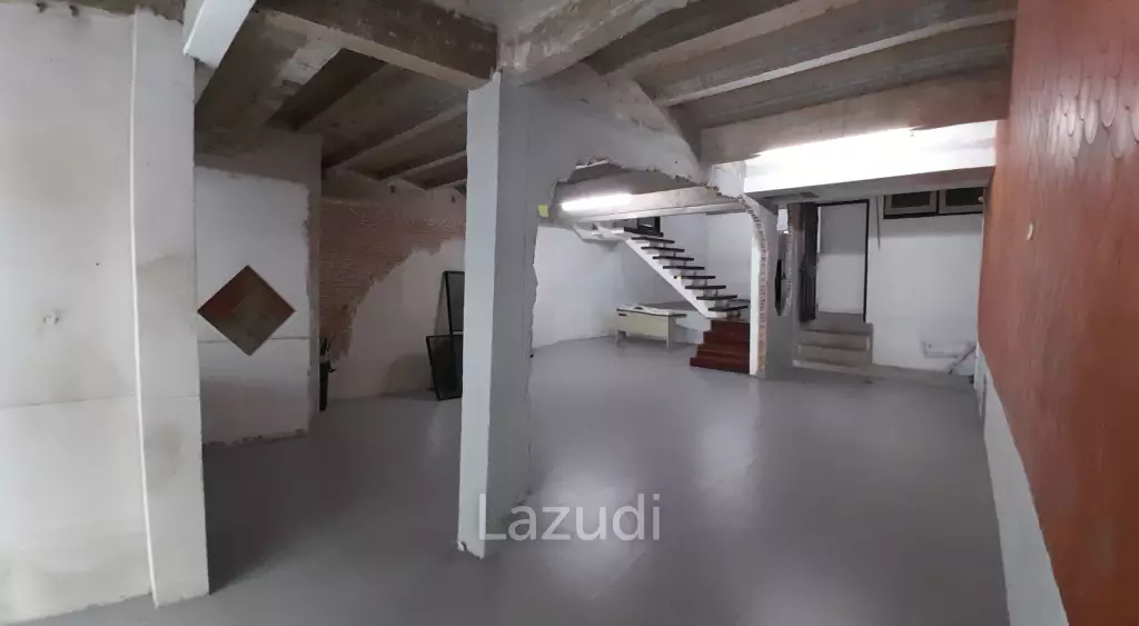 Ultra Luxury Retail Space in Khlong Tan Nuea Bangkok