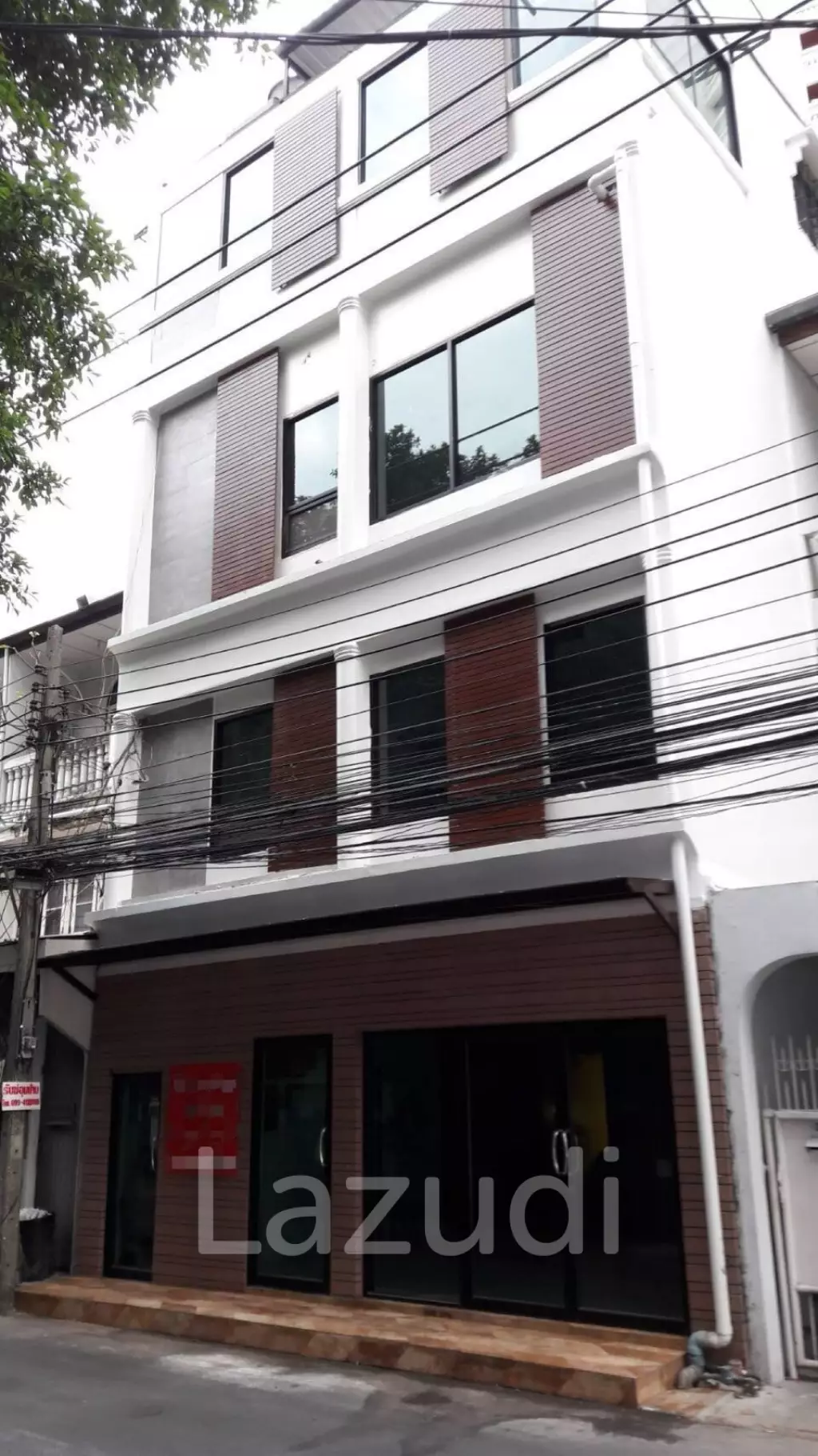 Ultra Luxury Retail Space in Khlong Tan Nuea Bangkok