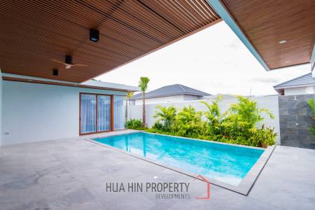New luxury 3 bed pool villa close to town