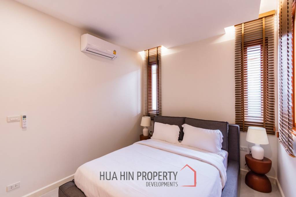 New luxury 3 bed pool villa close to town