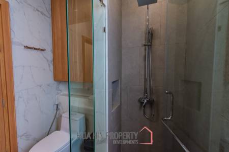 New luxury 3 bed pool villa close to town