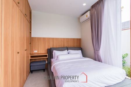 New luxury 3 bed pool villa close to town