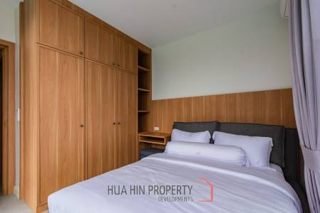New luxury 3 bed pool villa close to town