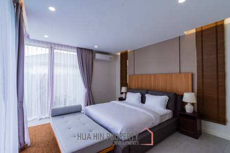 New luxury 3 bed pool villa close to town