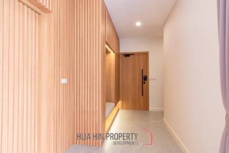 New luxury 3 bed pool villa close to town