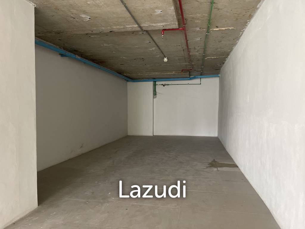 Ultra Luxury Retail Space in Khlong Tan Nuea
