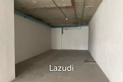 Ultra Luxury Retail Space in Khlong Tan Nuea