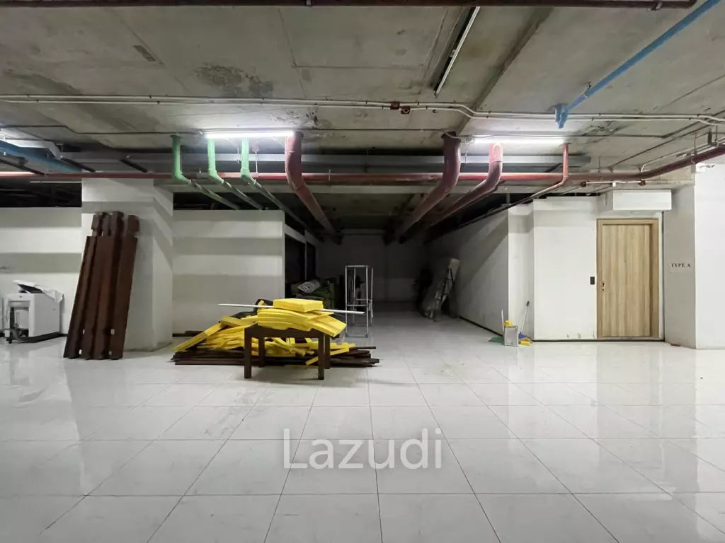 Ultra Luxury Retail Space Near Phromphong BTS Bangkok