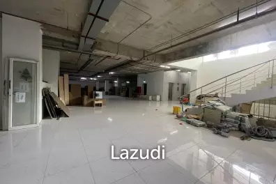 Ultra Luxury Retail Space Near Phromphong BTS Bangkok