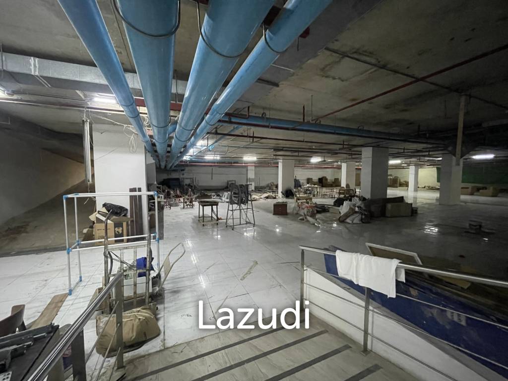 Ultra Luxury Retail Space Near Phromphong BTS Bangkok