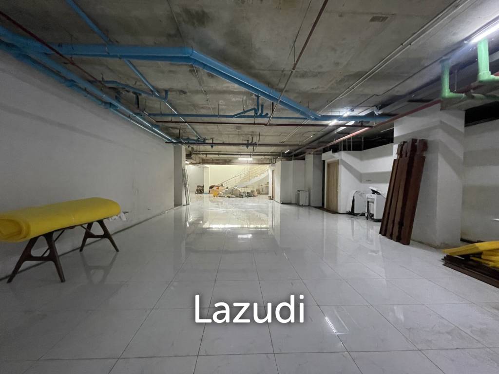 Ultra Luxury Retail Space Near Phromphong BTS Bangkok