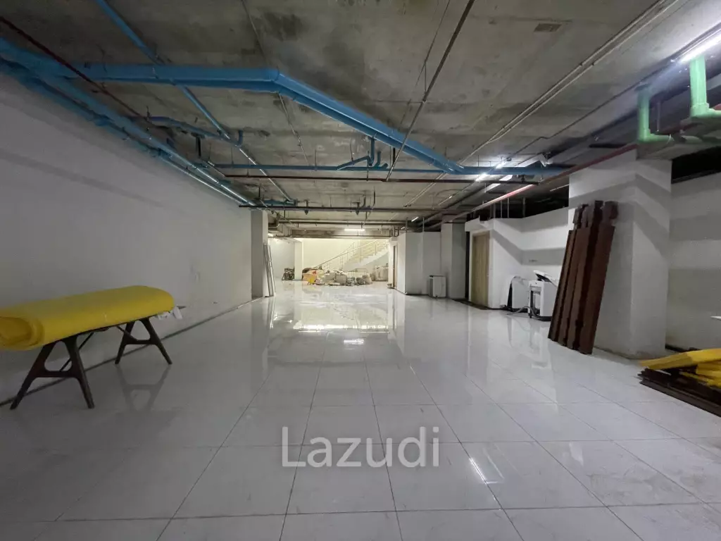 Ultra Luxury Retail Space Near Phromphong BTS Bangkok