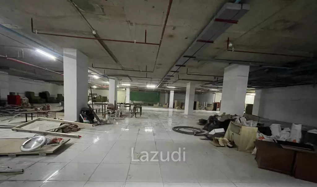Ultra Luxury Retail Space Near Phromphong BTS Bangkok