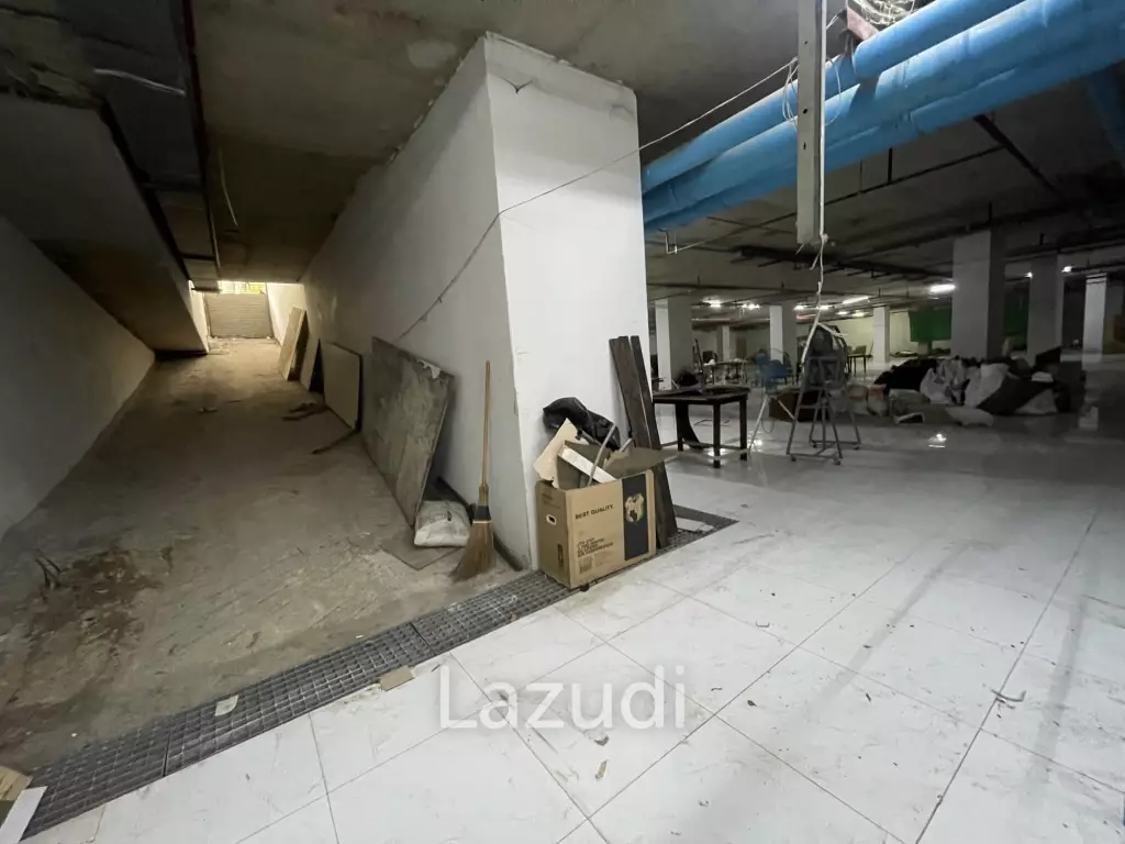 Ultra Luxury Retail Space Near Phromphong BTS Bangkok