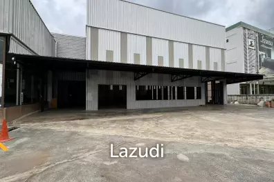 Showroom with workshop for rent in Srinakarin 34