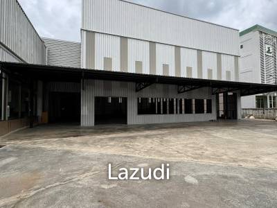 Showroom with workshop for rent in Srinakarin 34