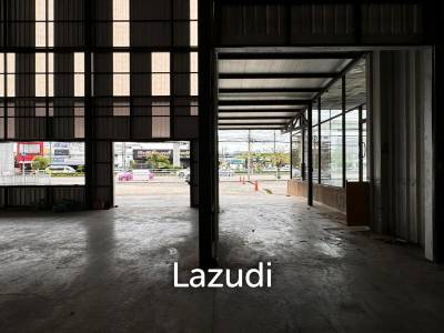 Showroom with workshop for rent in Srinakarin 34