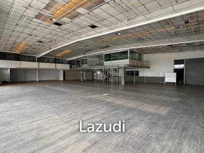 Showroom with workshop for rent in Srinakarin 34