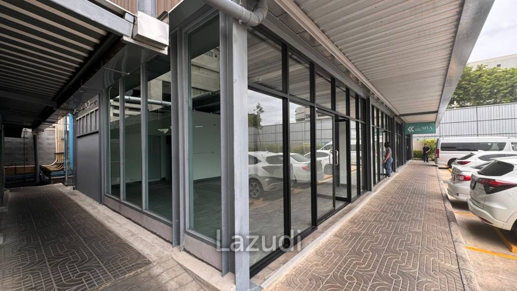Premium Retail space for rent in Rama 4