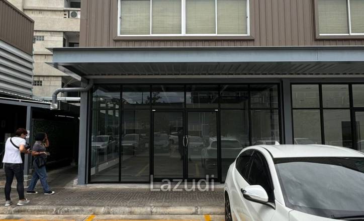 Premium Retail space for rent in Rama 4