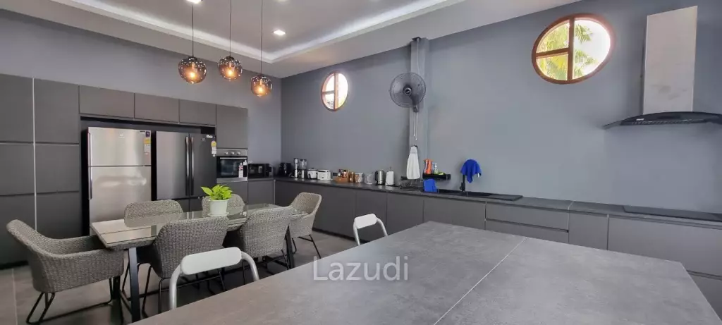 3 Beds 6 Baths 504 SQ.M. Sinthaweesap Village
