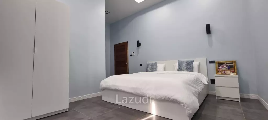 3 Beds 6 Baths 504 SQ.M. Sinthaweesap Village