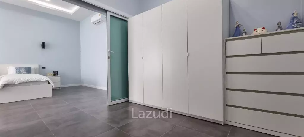 3 Beds 6 Baths 504 SQ.M. Sinthaweesap Village
