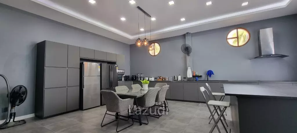 3 Beds 6 Baths 504 SQ.M. Sinthaweesap Village