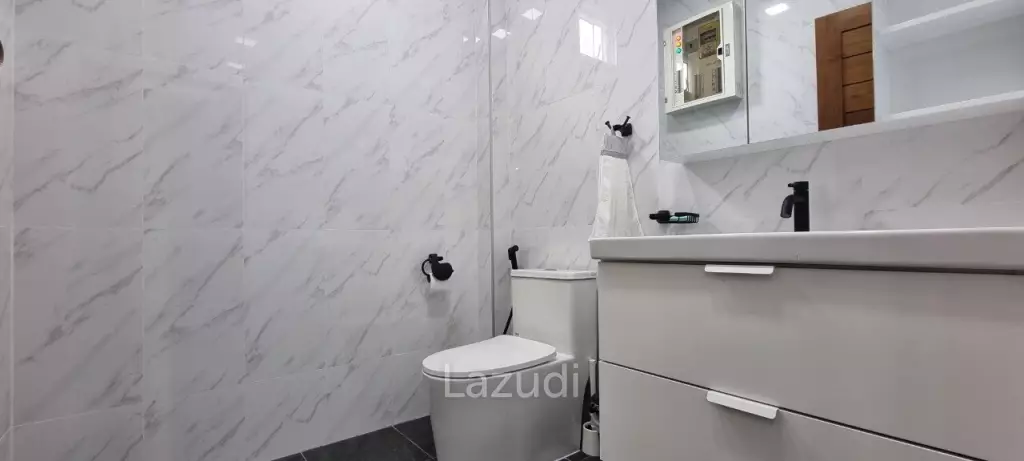 3 Beds 6 Baths 504 SQ.M. Sinthaweesap Village