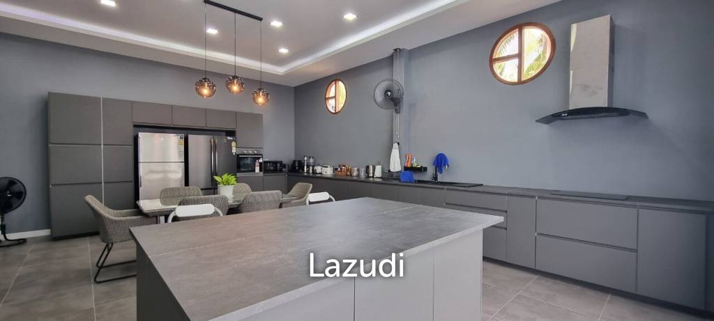 3 Beds 6 Baths 504 SQ.M. Sinthaweesap Village