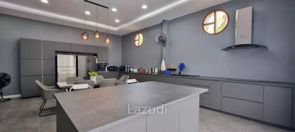3 Beds 6 Baths 504 SQ.M. Sinthaweesap Village