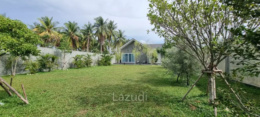 3 Beds 6 Baths 504 SQ.M. Sinthaweesap Village