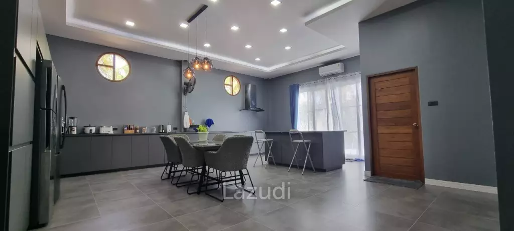 3 Beds 6 Baths 504 SQ.M. Sinthaweesap Village