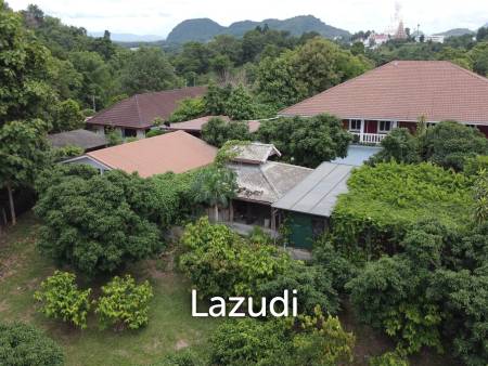 Villa With Swimming Pool And 3 Houses in Huay Pla Kang