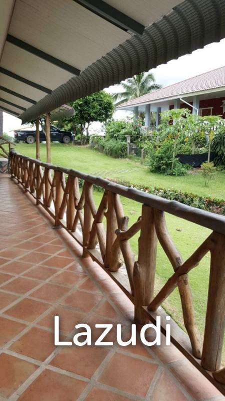 Villa With Swimming Pool And 3 Houses in Huay Pla Kang