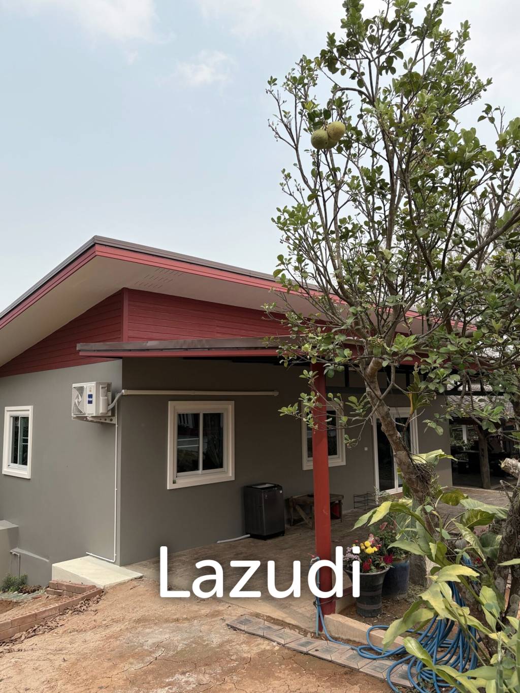 บ้าน 4 หลังพร้อมสระว่ายน้ำและศาลาเอนกประสงค์ที่ห้วยปลากั้ง