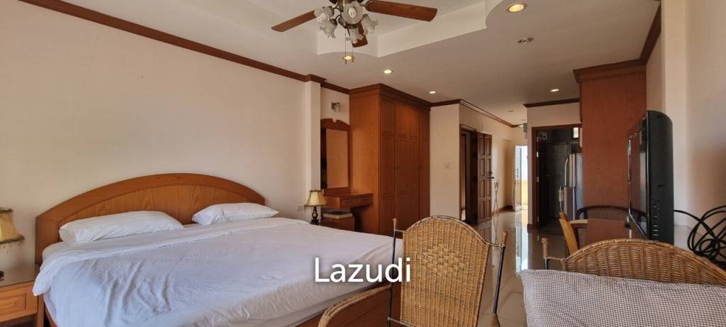 6 Rooms 8 Baths 316 SQ.M. Apartment in Pratumnak