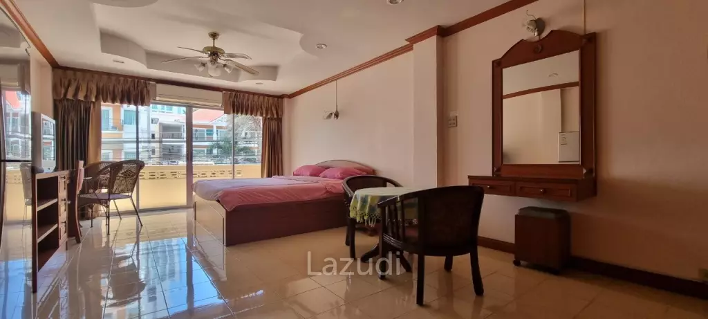 6 Rooms 8 Baths 316 SQ.M. Apartment in Pratumnak